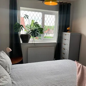 Roundhay Avenue Homestay Leeds (West Yorkshire)